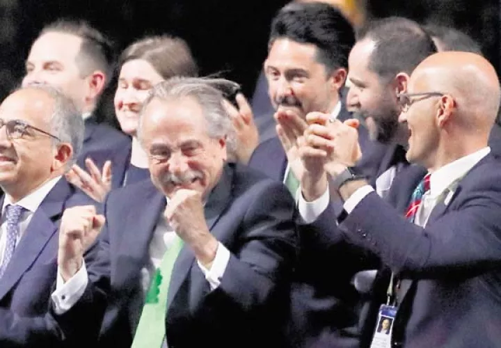 El grupo de la Concacaf celebra la obtención de la sede mundialista. /Foto AP