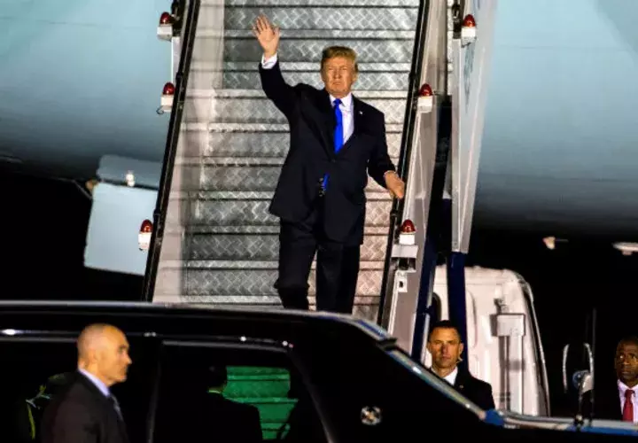 Trump fue más escueto cuando llegó a Singapur a última hora de la tarde.