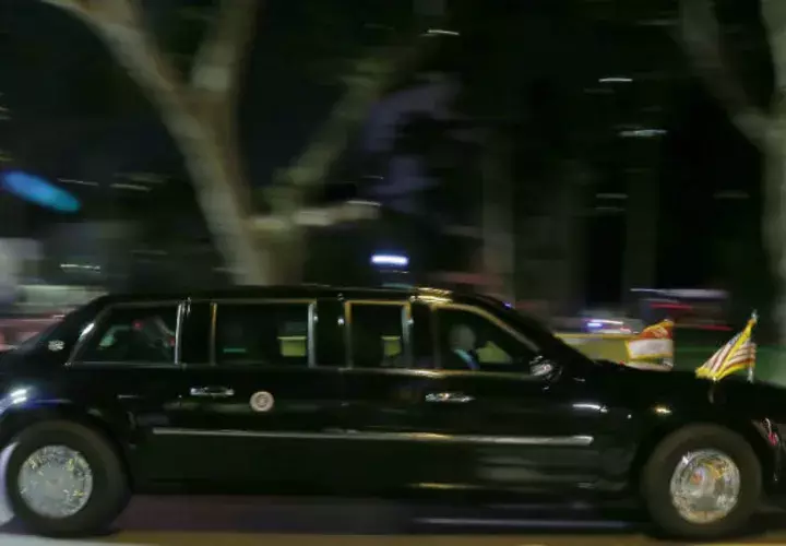 Kim fue el primero en aterrizar en la ciudad-estado.