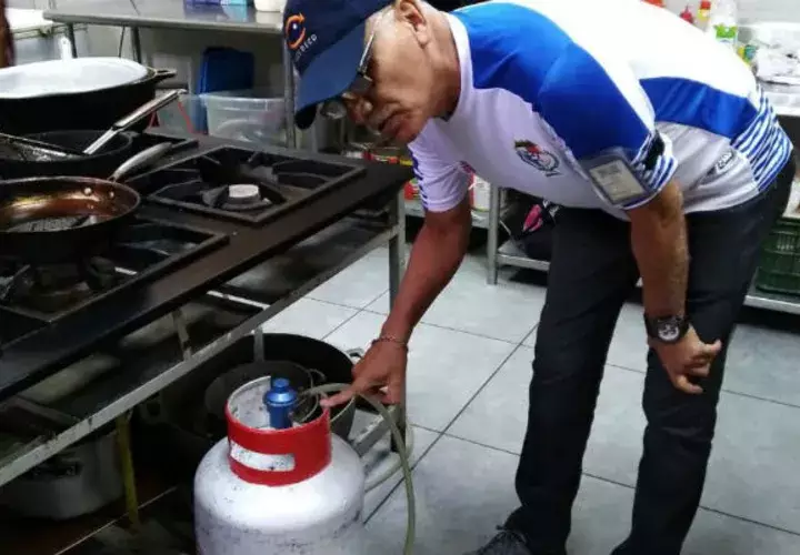 En Coclé detectaron 5 tanques de gas en un comercio ubicado en la Vía Panamericana.