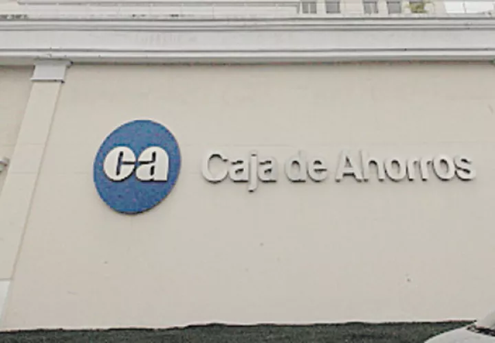 Caja de Ahorros /Foto Archivo