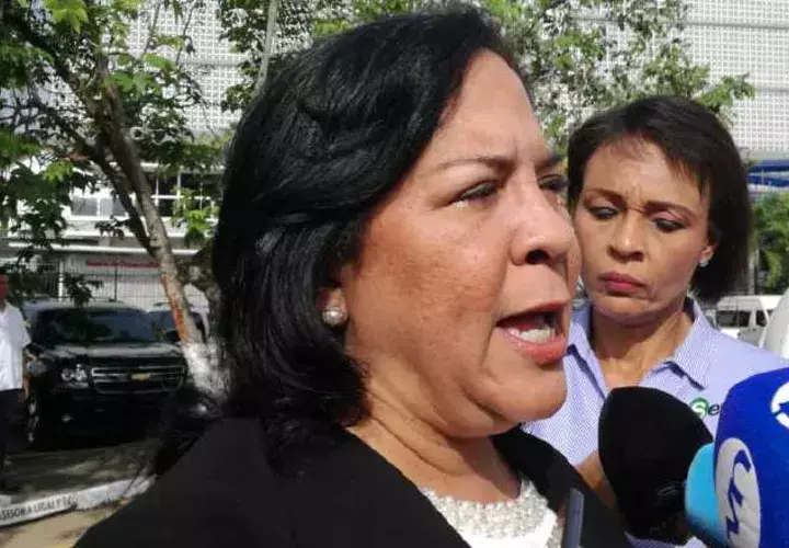 La ministra de Educación, Marcela Paredes, defendió el programa del Gobierno. /Foto: Yaissel Urieta Moreno