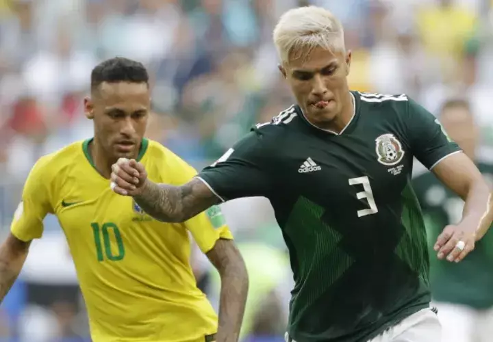 Neymar Jr. fue la gran figura de Brasil, que  ayer certificó su pase a los cuartos de final. /Foto AP