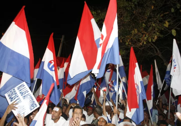 Cerca de 500 mil adherentes tiene el partido PRD.