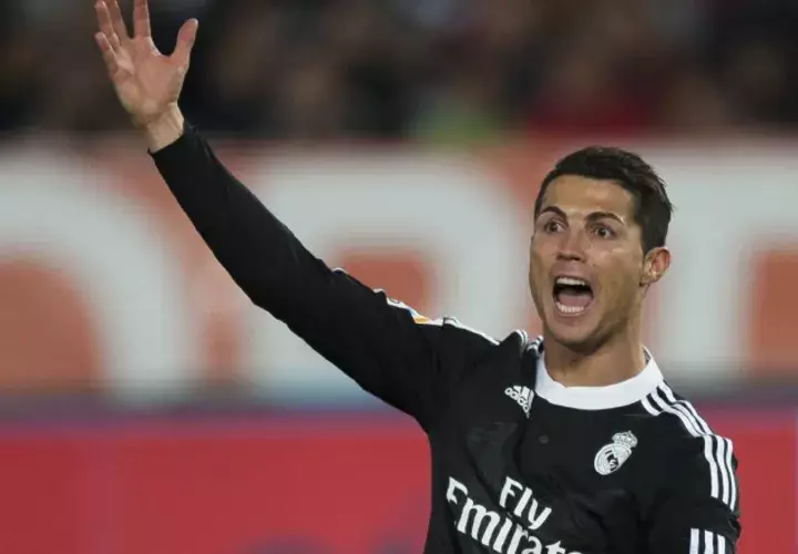 Cristiano  aseguró que la camiseta y el escudo del Madrid los seguirá sintiendo como algo suyo. /Foto AP