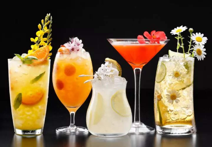 La palabra mixólogo viene del inglés 'mixologist', que es un experto en mezclar sabores.  Foto: web