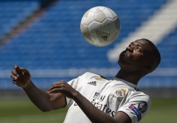 Vinicius Junior,  de 18 años, fue presentado por el Real Madrid. AP 