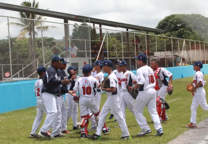 Tras dos juegos difíciles ante las novenas de Venezuela y Nicaragua, ayer los niños de Aguadulce por fin vieron la senda del triunfo. /Foto Anayansi Gamez