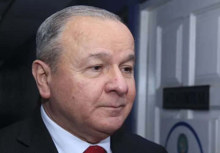 Elías Castillo del PRD y miembro de la Comisión de Credenciales.