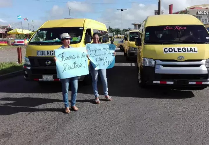 Exigen operativos en contra del transporte ilegal. Foto: Eric Ariel Montenegro.