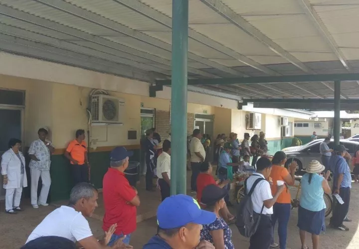 Nosocomio con problemas de hacinamiento y deterioro. Foto: Víctor Eliseo Rodríguez. 