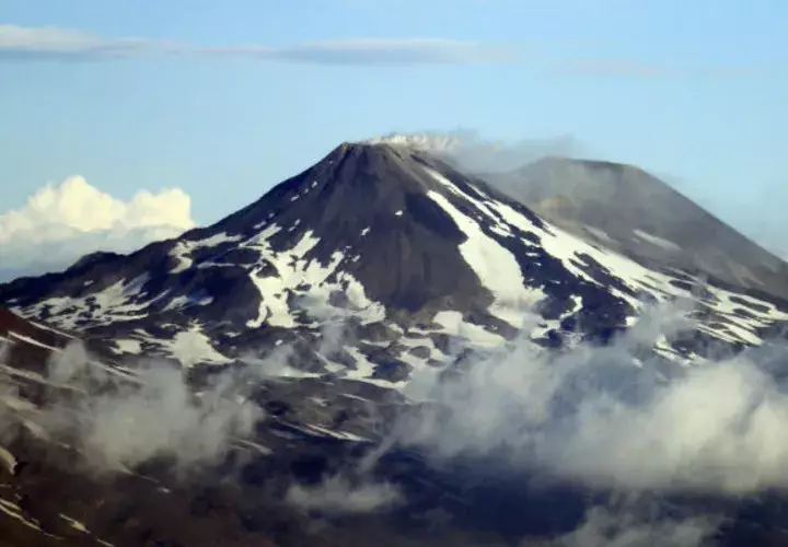 Desde Ecuador se informa que en el  volcán ecuatoriano Reventador, situado a unos 90 kilómetros de Quito, en las últimas horas se registraron emisiones de gases.