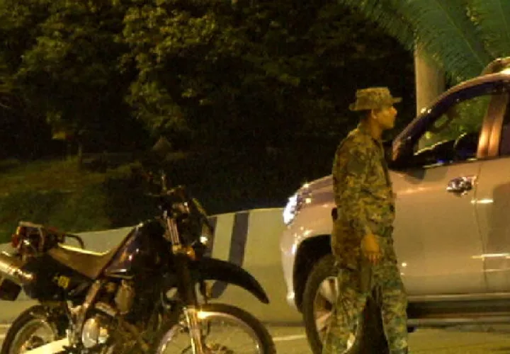 Fueron detenidos en el puesto de control de San Isidro en Paso Canoas. Foto/Mayra Madrid