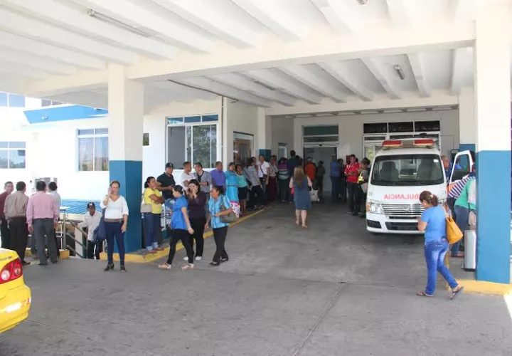 Los dos heridos llegaron por su propio pie al Cuarto de Urgencias del Hospital   regional Rafael Hernández.