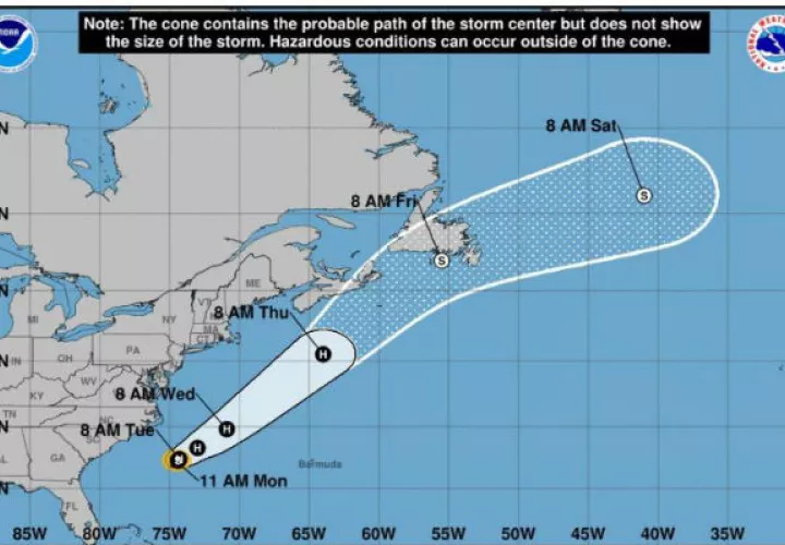Gráfico cedido por el Centro Nacional de Huracanes (NHC), donde se observan los pronósticos para la tormenta tropical Chris en el Océano Atlántico. EFE