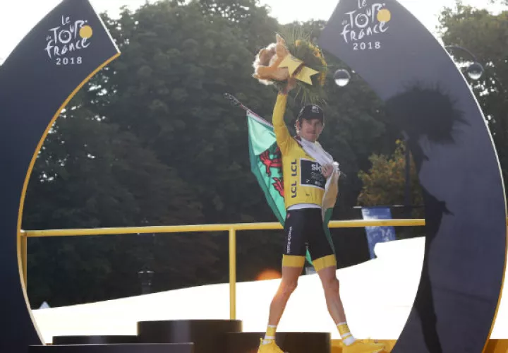 Geraint Thomas festeja su triunfo. Foto:AP