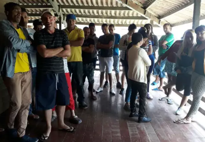 Se desconoce el tiempo que permanecerán en el albergue los cubanos. Foto: José Vásquez. 