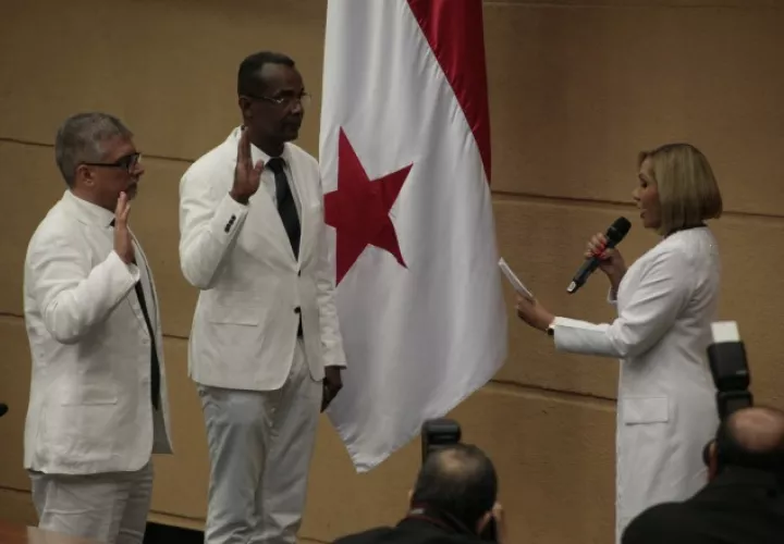 La presidenta de la Asamblea Nacional, Yanibel Ábrego, fue reelecta en el cargo, mientras que los diputados del PRD Leandro Ávila y Carlos Motta fueron electos vicepresidentes.