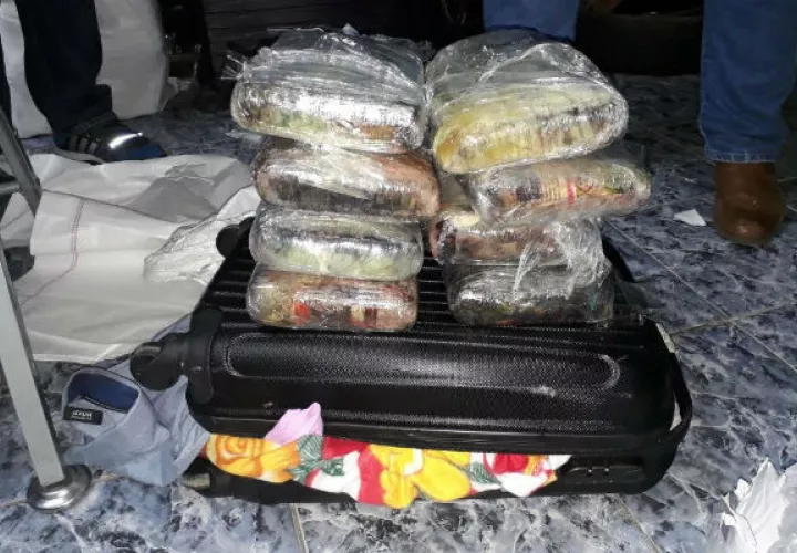Se presume que la sustancia es cocaína. 