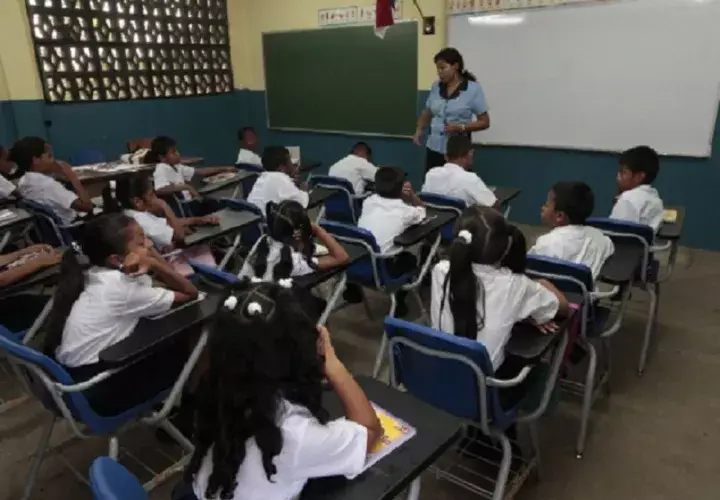 Los docentes también deben ser capacitados para entender cómo tratar a un estudiante con problemas familiares, que refleja en la escuela.