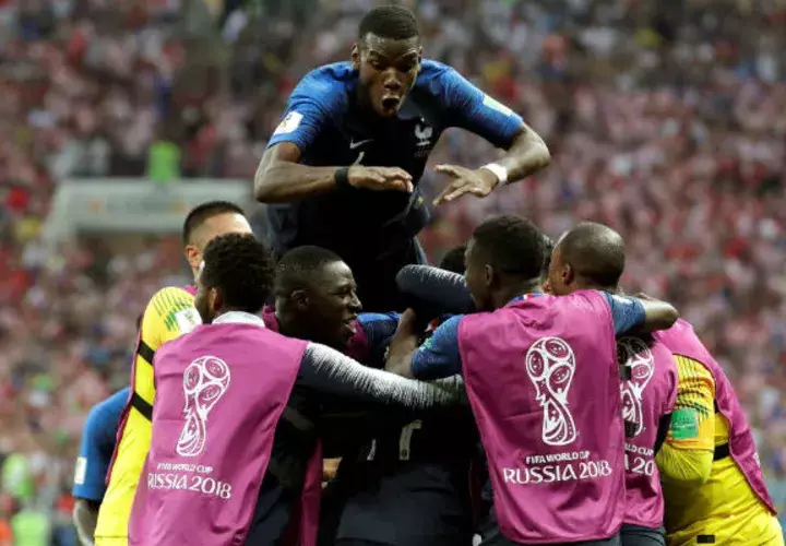Jugadores franceses celebran. Foto:EFE