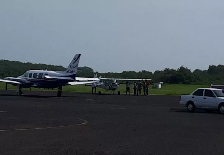 Los ocupantes de la aeronave salieron ilesos del incidente. Foto/Thays Domínguez