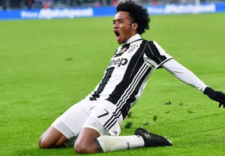 Juan Guillermo Cuadrado celebra un gol al Inter. Foto EFE