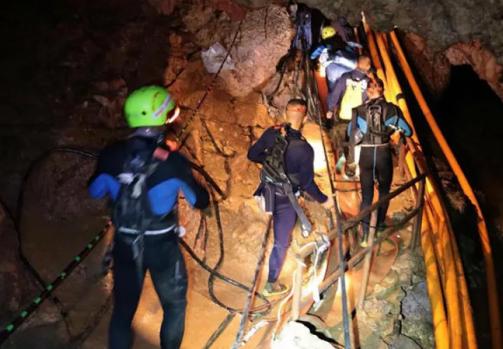 Las operaciones de salvamento se completaron ayer. Foto: EFE
