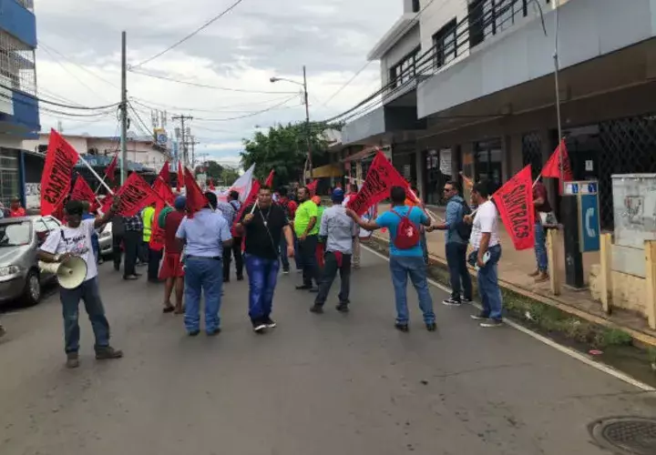 Miembros del Suntracs en las calles de Chiriquí. Foto: Mayra Madrid. 