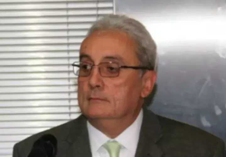 Roberto Meana deberá explicar sobre el alza de la tarifa eléctrica. Foto: Archivo