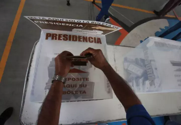 La mayoría de los centros de votación cerrarán a las 18.00 hora local.
