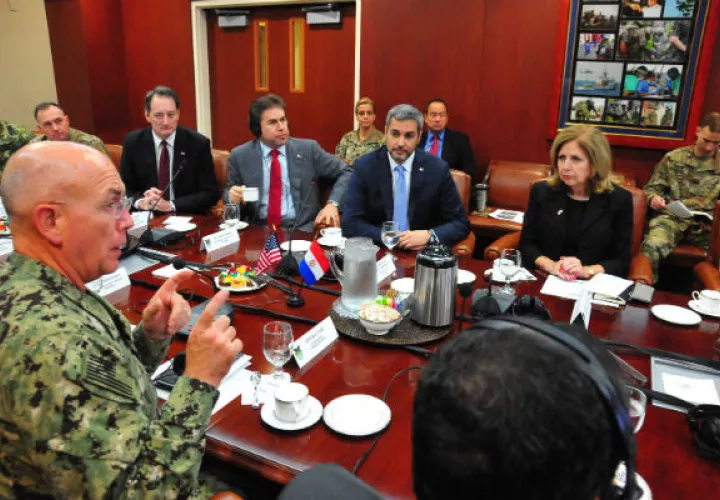 reunión de miembros del Comando Sur con el presidente electo de Paraguay   Mario Abdo Beníte. FOTO/EFE