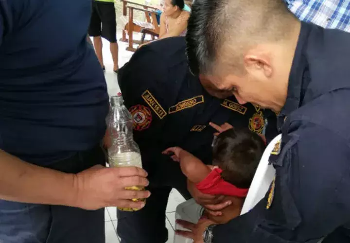 El menor no podía salir del tambor de la secadora. 
