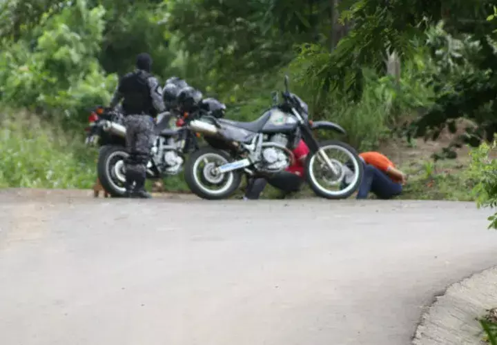 los antisociales se movilizaban en moto y un auto sedán. Foto/Eric Montenegro