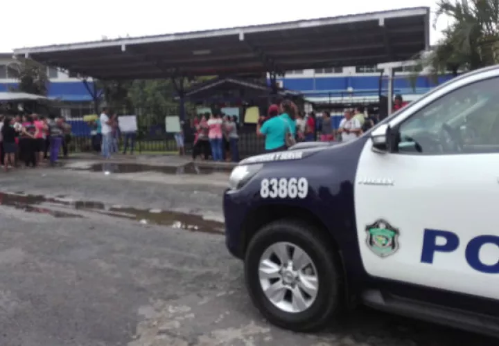 Las unidades de la Policía Nacional se mantienen en el área. Foto: Eric Ariel Montenegro.  