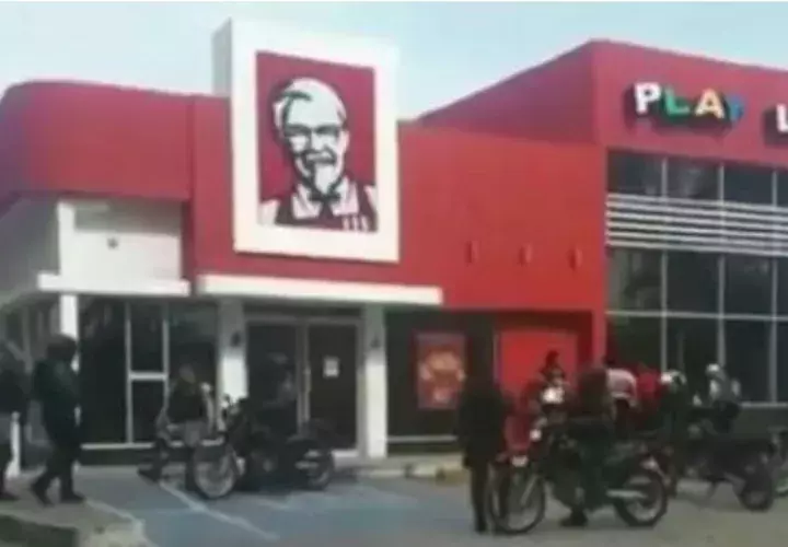 Llegada de las unidades linces de la policía al lugar. 
