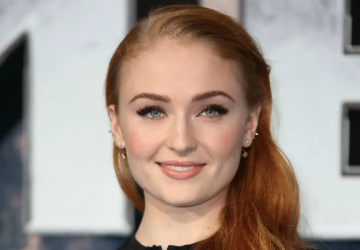 La actriz decidió tatuarse para conmemorar sus 7 años en Game of Thrones.