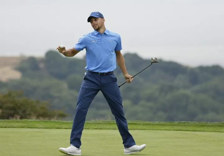 Curry es un apasionado por el golf.