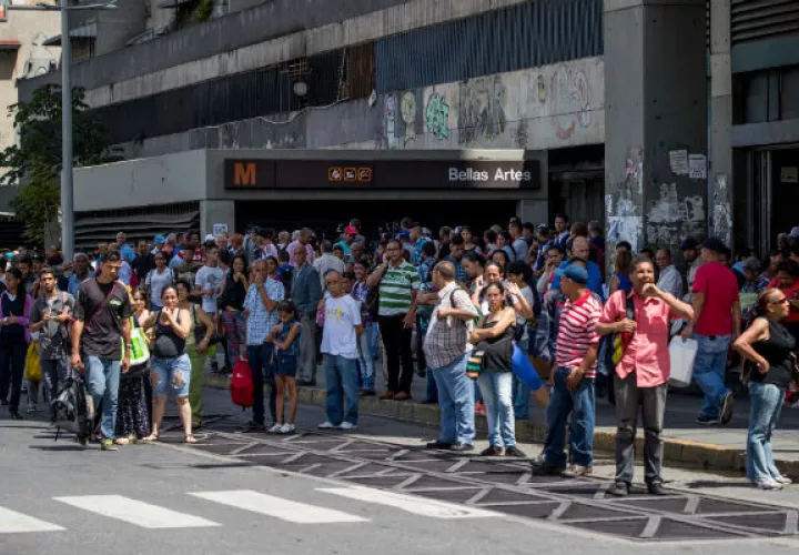 El servicio del metro se vio seriamente afectado. FOTO/EFE