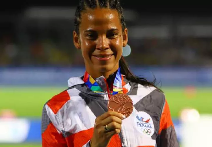 La chorrerana Andrea Ferris dio medalla de bronce a Panamá en los 3,000 metros con obstáculos. /Foto @COlimpicoPanama