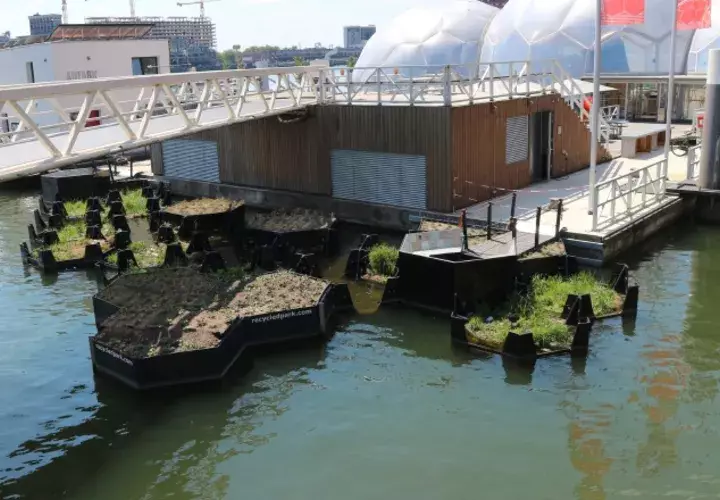 Se acaban de inaugurar los primeros 140 metros cuadrados de este parque flotante 'en crecimiento'.