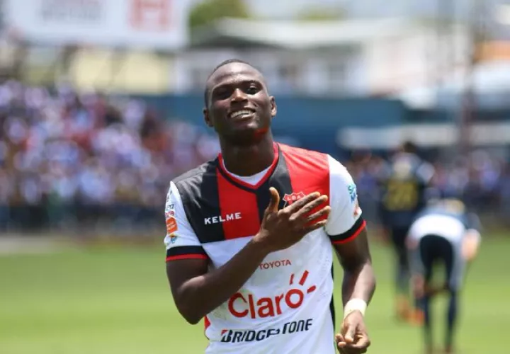 Abdiel 'Pistolerito' Arroyo ya ha transitado por el fútbol suramericano y su último club fue el Alajuelense de Costa Rica. /Foto Twitter