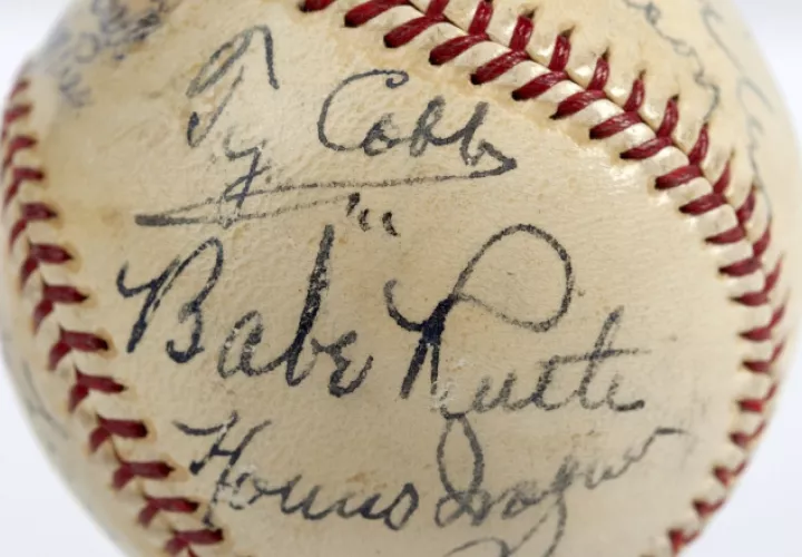 Pelota firmada  /Foto AP