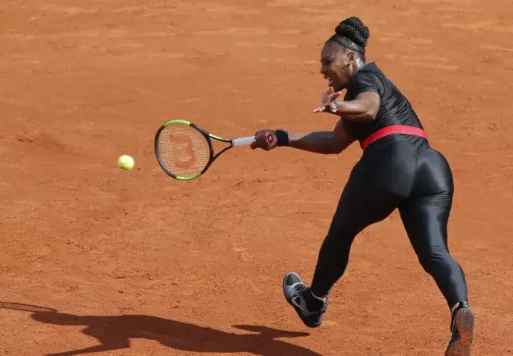 Serena Williams en un partido del torneo francés. /Foto AP