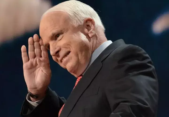 El senador McCain nació en la antigua Zona del Canal.