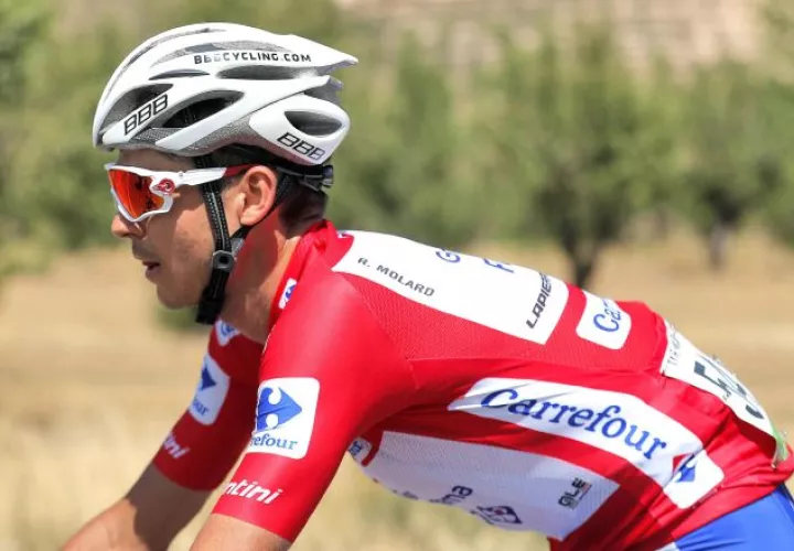 Rudy Molard  está alerta ante el ataque de Valverde. EFE