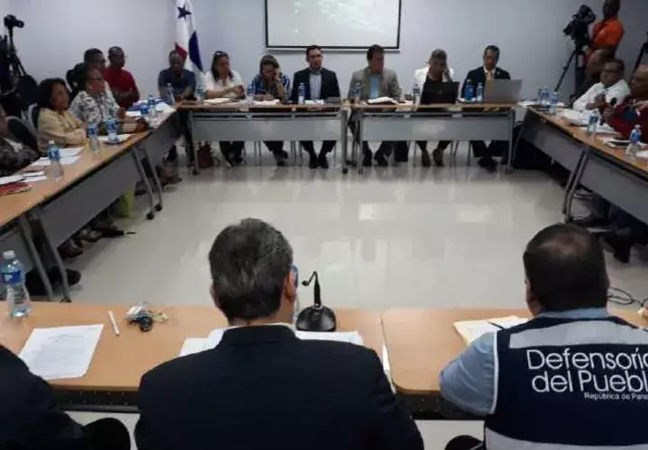 Reunión tripartita en la Defensoría