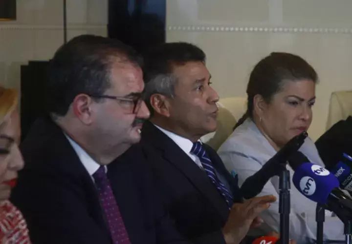 Sin vinculación: “No  tengo nada que ver entre la Procuraduría y el presidente de la Corte Suprema de Justicia”, aclaró ayer el expresidente Martinelli, en una misiva leída por Sidney Sittón, parte de su equipo legal.