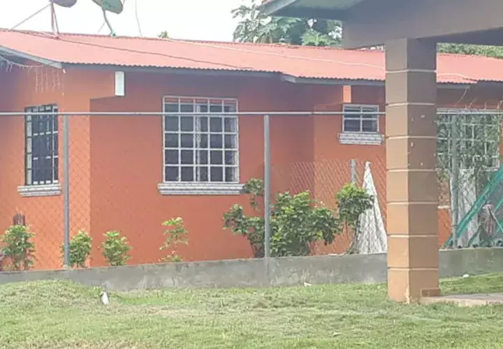 La victimaria, quien se entregó voluntariamente a las autoridades, confesó haber asesinado a su pareja, luego de sostener una riña a golpes. Foto/Eric Montenegro