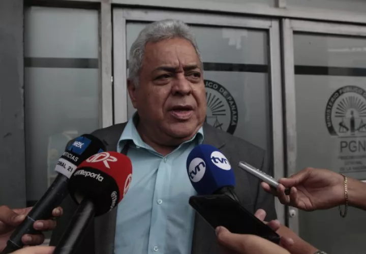 Alejandro Pérez, abogado de Ricardo Martinelli. Víctor Arosemena